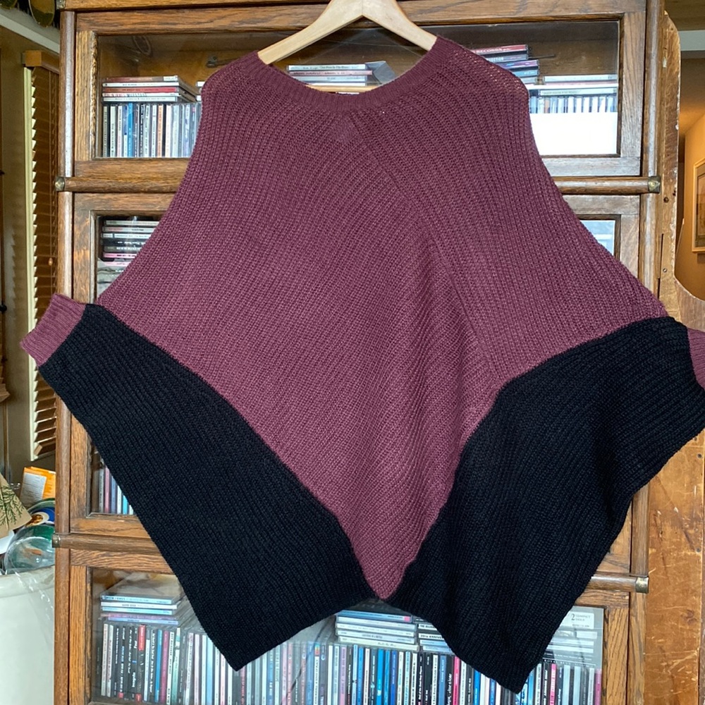 Colour Block Black/Purple Poncho with Cuffs “ Muche et Muchette” One Size